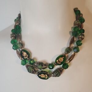 V i n t a g e .... Green Cut Glass Beads Chocker /Necklace 24"